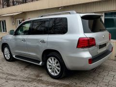 Photo of the vehicle Lexus LX