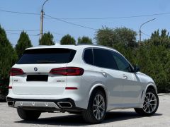 Photo of the vehicle BMW X5