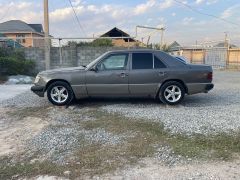 Сүрөт унаа Mercedes-Benz W124