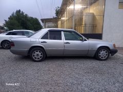 Photo of the vehicle Mercedes-Benz W124