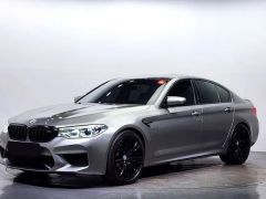 Photo of the vehicle BMW M5