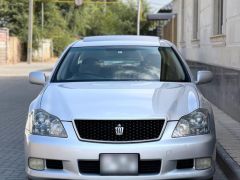 Photo of the vehicle Toyota Crown