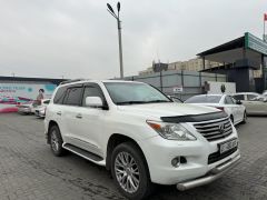 Photo of the vehicle Lexus LX