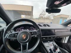 Photo of the vehicle Porsche Cayenne