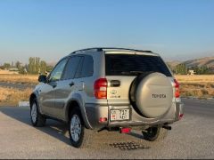 Сүрөт унаа Toyota RAV4