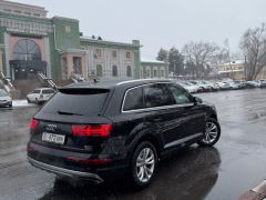 Сүрөт унаа Audi Q7