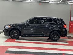 Photo of the vehicle BMW X5