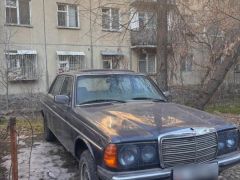 Сүрөт унаа Mercedes-Benz W123