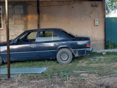 Сүрөт унаа Mercedes-Benz W124