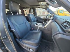 Photo of the vehicle Lexus LX