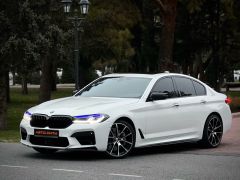 Photo of the vehicle BMW 5 Series