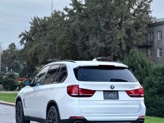 Photo of the vehicle BMW X5