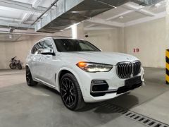 Photo of the vehicle BMW X5