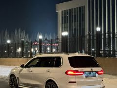 Photo of the vehicle BMW X7