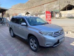 Photo of the vehicle Toyota Highlander