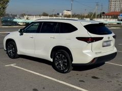 Photo of the vehicle Toyota Highlander