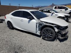 Photo of the vehicle Lexus IS