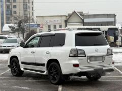 Photo of the vehicle Lexus LX