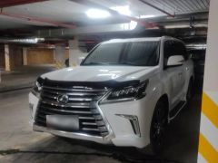 Photo of the vehicle Lexus LX