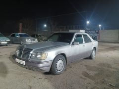 Сүрөт унаа Mercedes-Benz W124