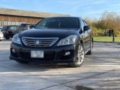 Photo of the vehicle Toyota Crown