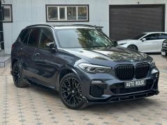 Photo of the vehicle BMW X5