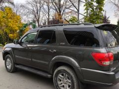 Photo of the vehicle Toyota Sequoia