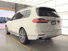 Photo of the vehicle BMW X7