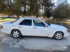 Сүрөт унаа Mercedes-Benz W124