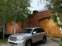 Фото авто Toyota Land Cruiser