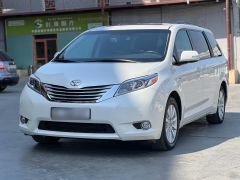 Фото авто Toyota Sienna