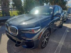 Photo of the vehicle BMW X5