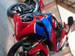 Сүрөт унаа Honda CBR 600