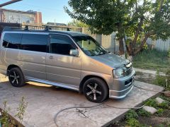 Фото авто Honda Stepwgn