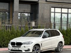 Photo of the vehicle BMW X5