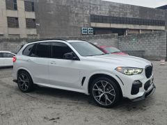 Photo of the vehicle BMW X5