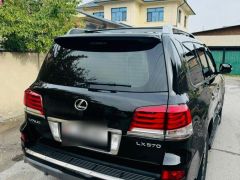 Photo of the vehicle Lexus LX