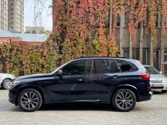 Photo of the vehicle BMW X5