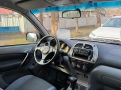 Сүрөт унаа Toyota RAV4