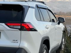 Сүрөт унаа Toyota RAV4