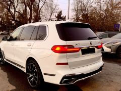 Photo of the vehicle BMW X7