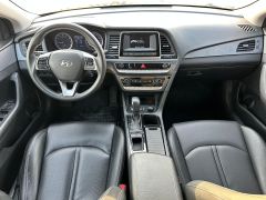 Photo of the vehicle Hyundai Sonata