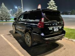 Photo of the vehicle Lexus GX