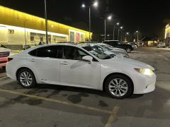 Photo of the vehicle Lexus ES