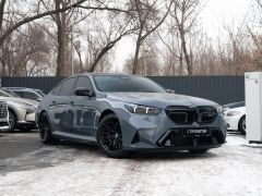 Photo of the vehicle BMW M5