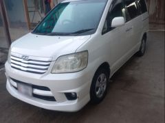 Photo of the vehicle Toyota Noah