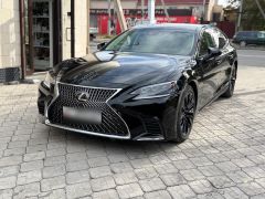 Photo of the vehicle Lexus LS