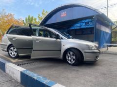 Сүрөт унаа Toyota Avensis