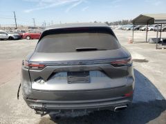 Photo of the vehicle Porsche Cayenne