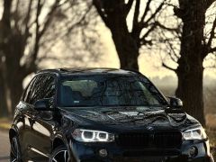 Photo of the vehicle BMW X5